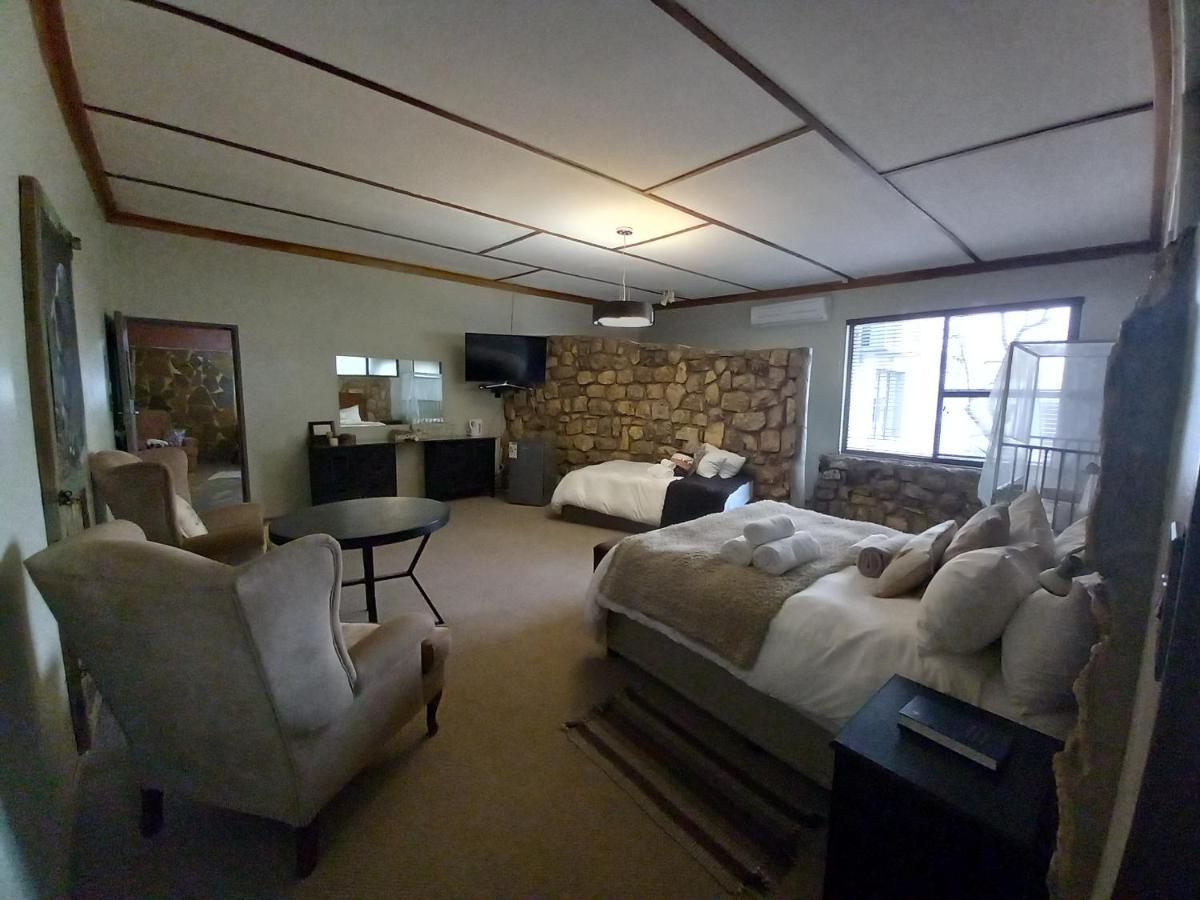 Die Windpomp Guesthouse Gobabis ภายนอก รูปภาพ