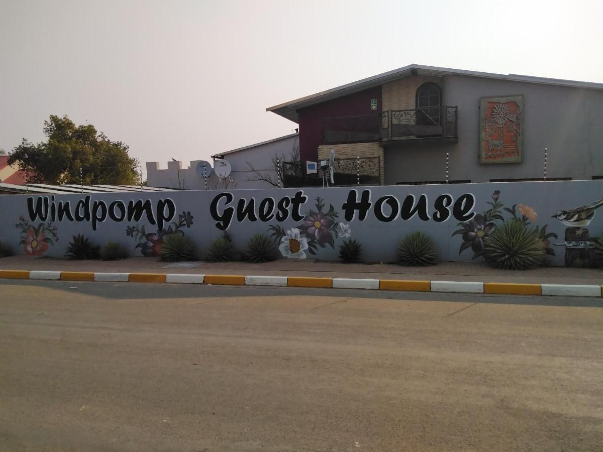 Die Windpomp Guesthouse Gobabis ภายนอก รูปภาพ