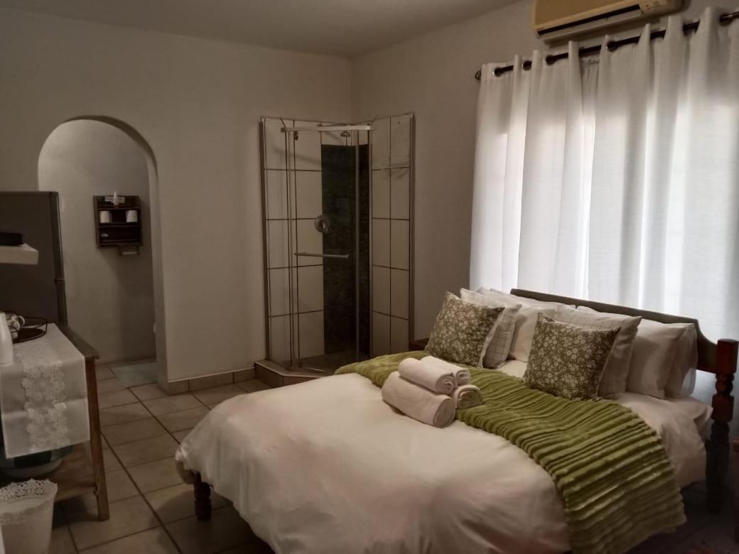 Die Windpomp Guesthouse Gobabis ภายนอก รูปภาพ