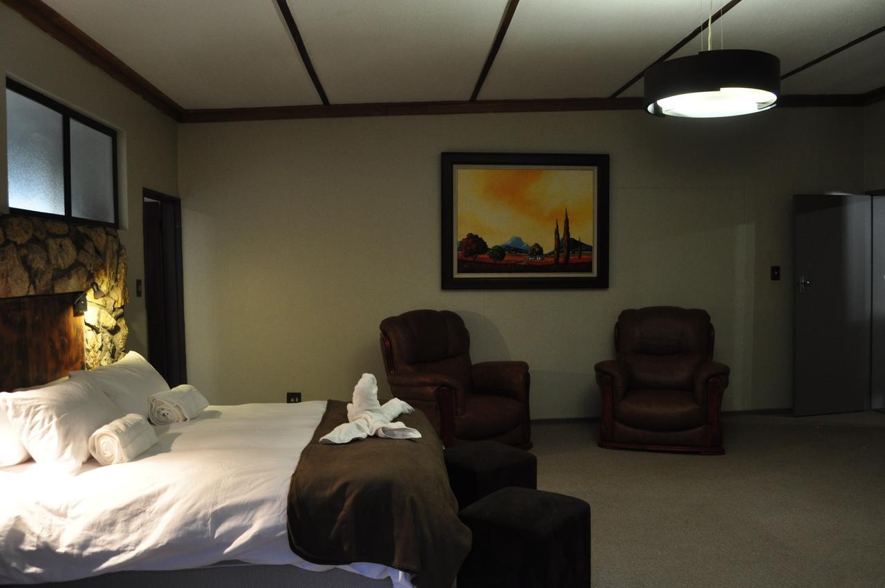 Die Windpomp Guesthouse Gobabis ภายนอก รูปภาพ