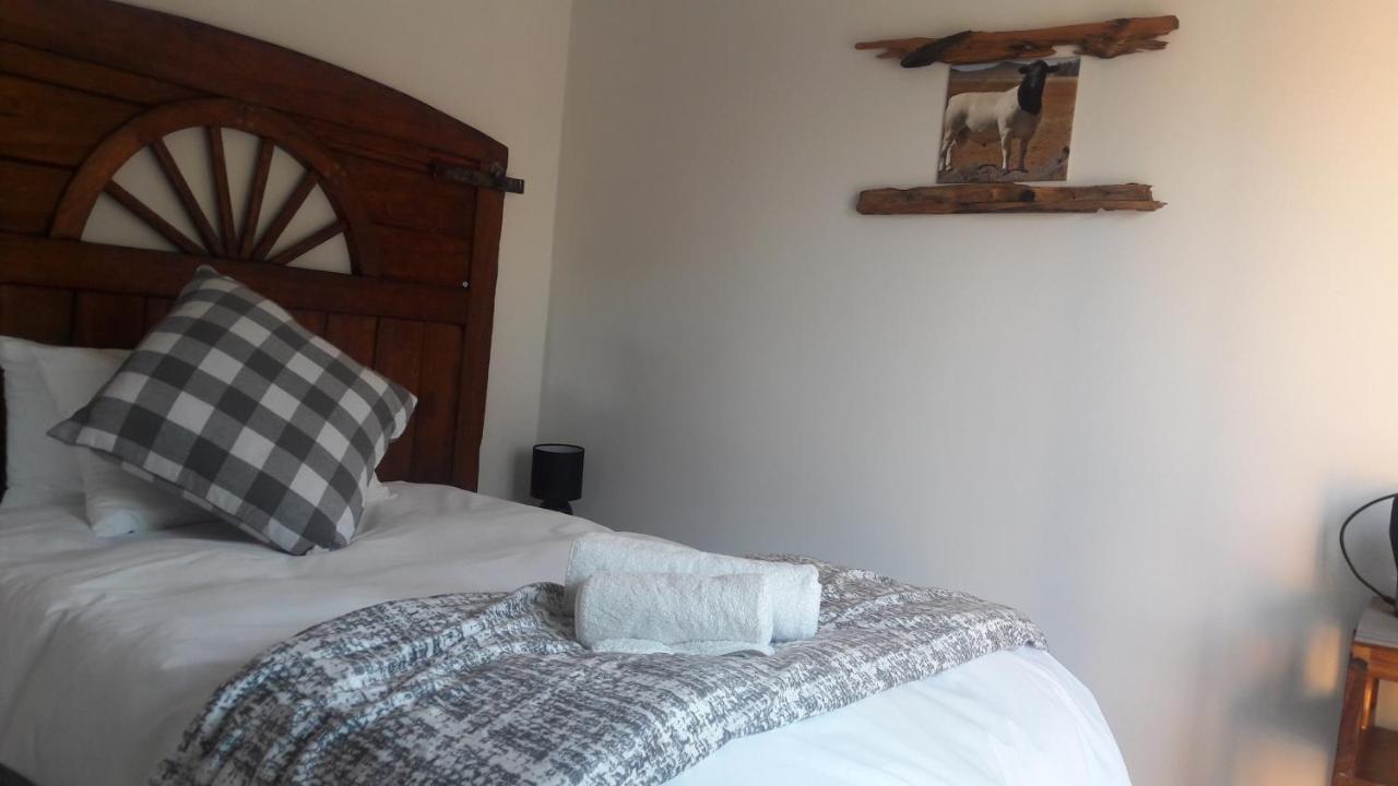 Die Windpomp Guesthouse Gobabis ภายนอก รูปภาพ