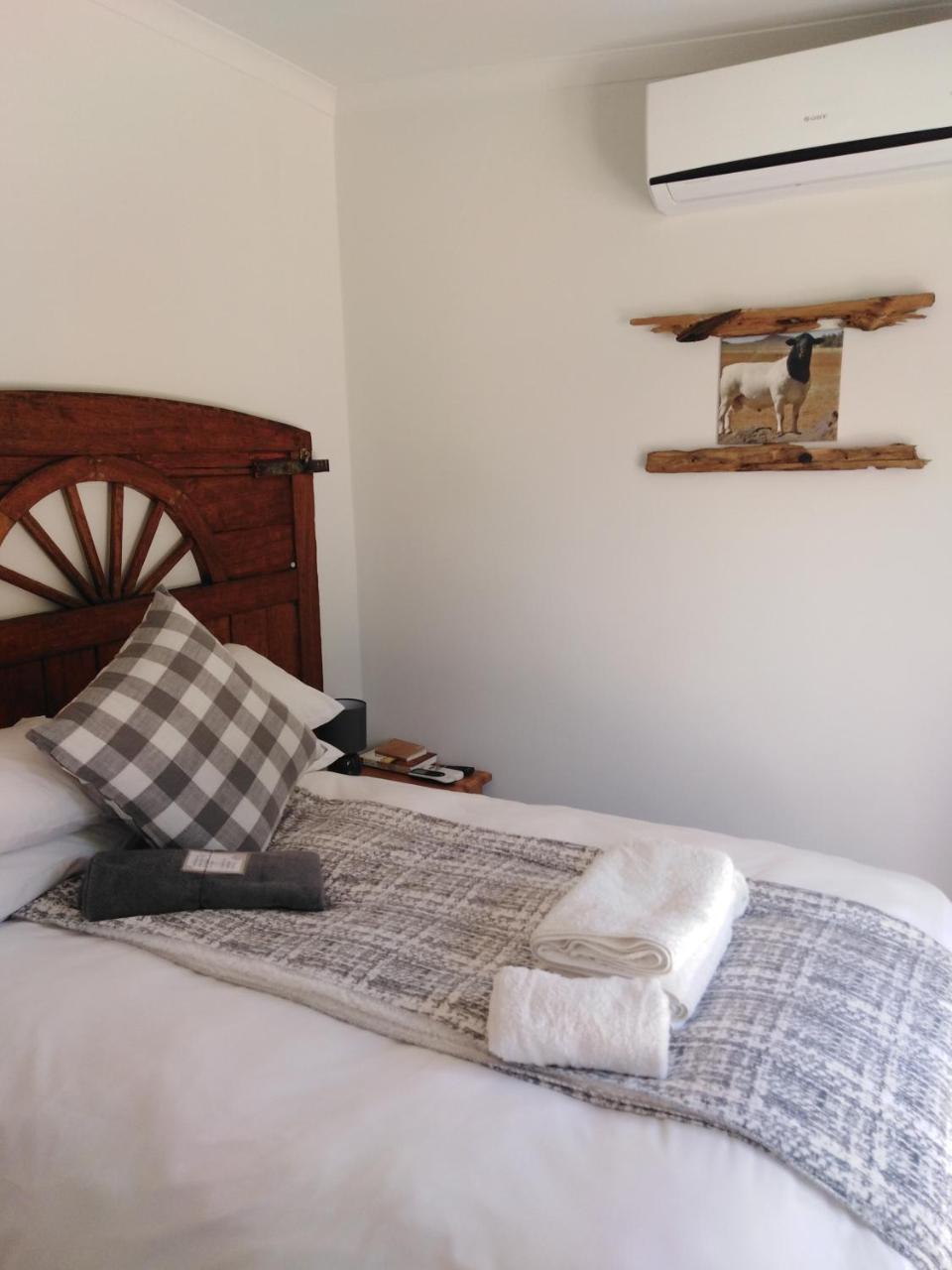 Die Windpomp Guesthouse Gobabis ภายนอก รูปภาพ